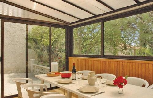 Nice home in Saint Cannat with WiFi