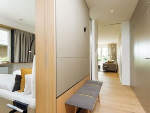 1 bedroom, iron/ironing board, travel cot, WiFi