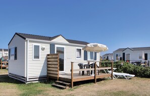 Outdoor dining - Stunning home in Hvide Sande with WiFi (Hvide Sande)