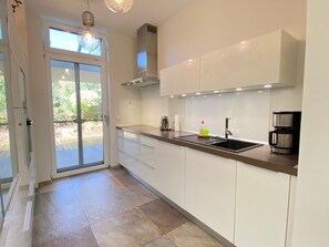 Køleskab, mikrobølgeovn, ovn, opvaskemaskine