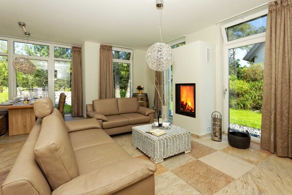Fernseher, Kamin