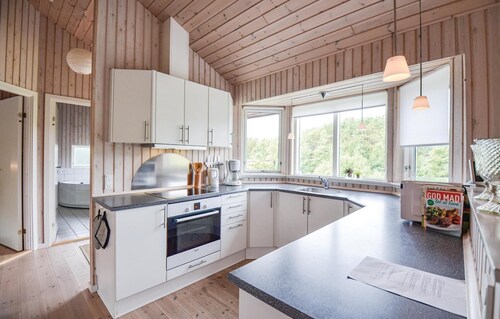 Cozy home in Ebeltoft with sauna