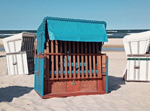 Unclassified image, 4 of 27, button