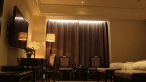 Ảnh chưa phân loại, 5 trong số 12 ảnh, nút