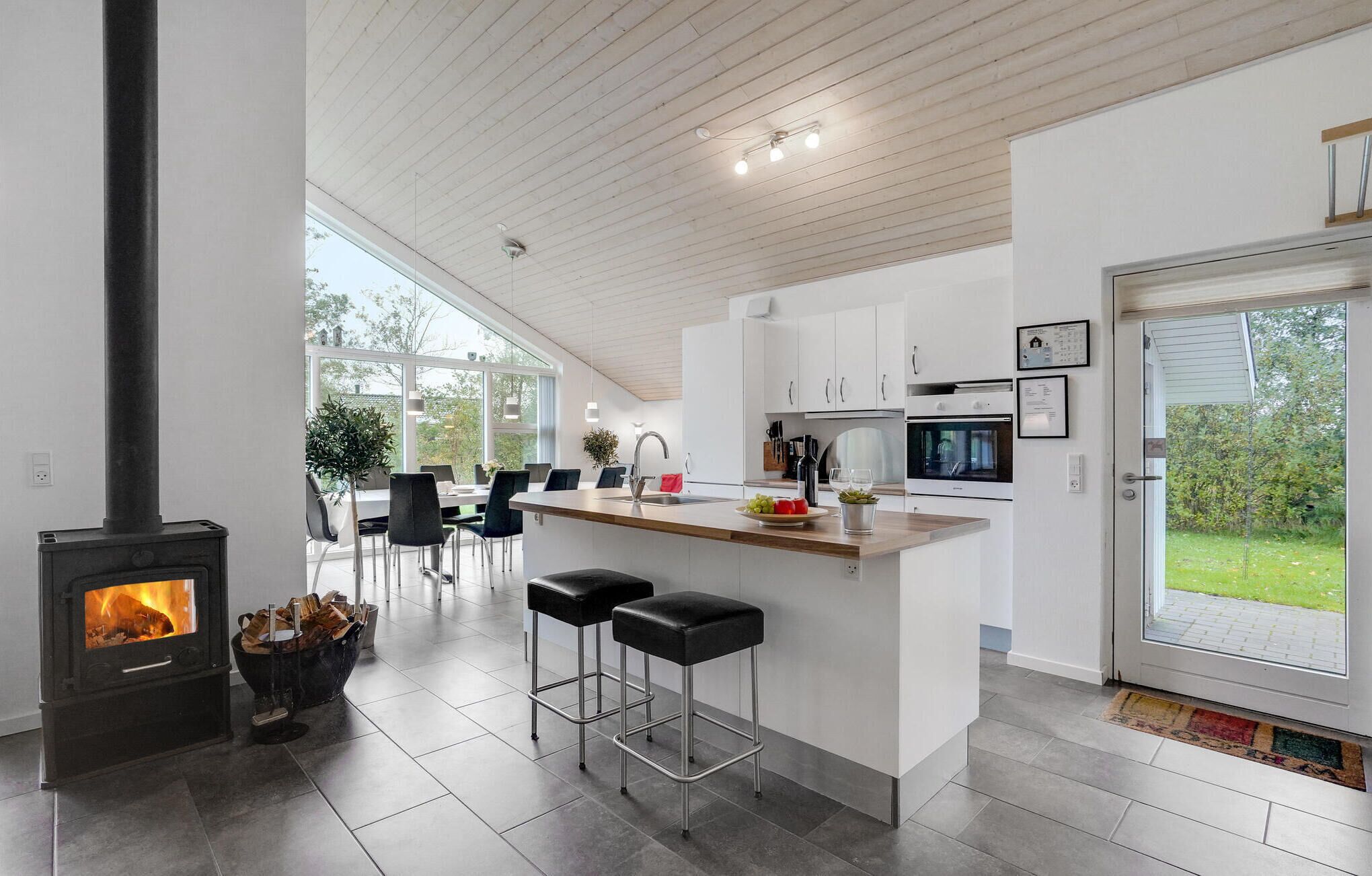 Fridge, stovetop, dishwasher, coffee/tea maker