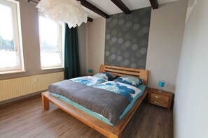 Unclassified image, 4 of 15, button