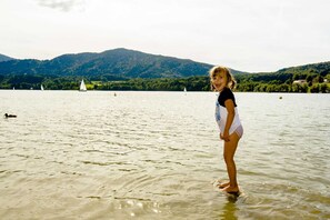 Unclassified image, 3 of 22, button