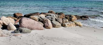 Beautiful home in Ebeltoft with sauna