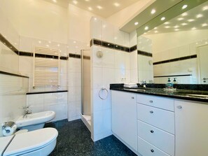 Nicht klassifiziertes Bild, 2 von 27, Schaltfläche