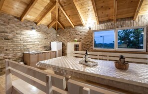 Dining - Pet friendly home in Neoric (Neoric)