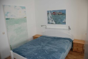 Unclassified image, 4 of 17, button