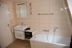 Unclassified image, 5 of 17, button