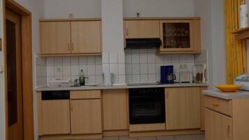 Fridge, oven, dishwasher, highchair