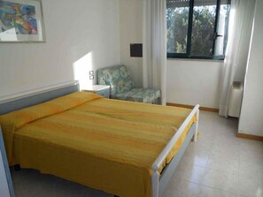 1 bedroom - Holiday apartment with air conditioning, balcony and pool (Bibione)