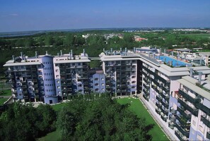 Exterior - Holiday apartment with air conditioning, balcony and pool (Bibione)
