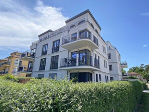 المنشأة من الخارج