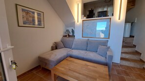 Unclassified image, 3 of 21, button