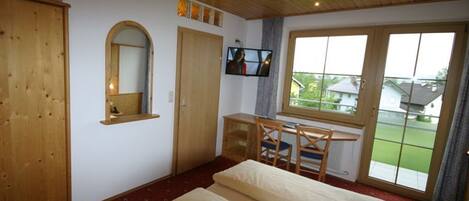 1 bedroom, bed sheets