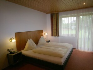 Unclassified image, 4 of 11, button - 104 - Pension Stallinger (Weyregg am Attersee)