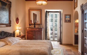 4 Schlafzimmer, Reisekinderbett