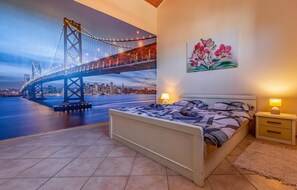 6 bedrooms, free WiFi, bed sheets