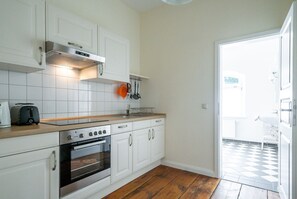 Fridge, oven, highchair