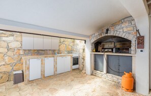 Kühlschrank, Herdplatte, Geschirrspüler