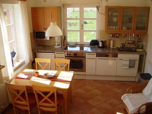 Frigorifero, microonde, forno, lavastoviglie