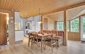 Dining - Beautiful home in Sæby with WiFi (Sæby)