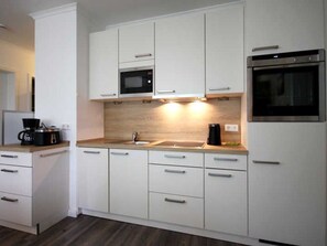 Fridge, microwave, oven, dishwasher - Residence Seestern WE 11 - Residence Seestern WE 11 (Börgerende-Rethwisch)