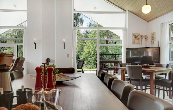 تناول الطعام