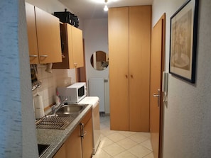 Frigorífic, microones, forn i placa de cuina