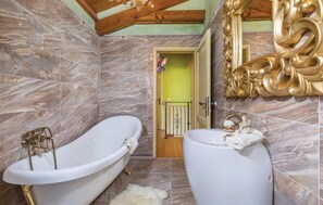 Bathtub