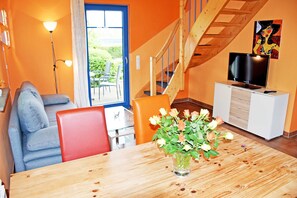 Unclassified image, 2 of 21, button