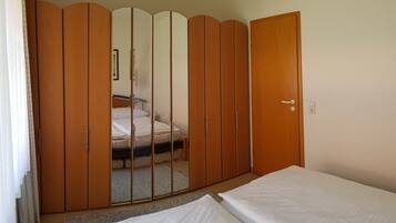 2 Schlafzimmer, Reisekinderbett, WLAN