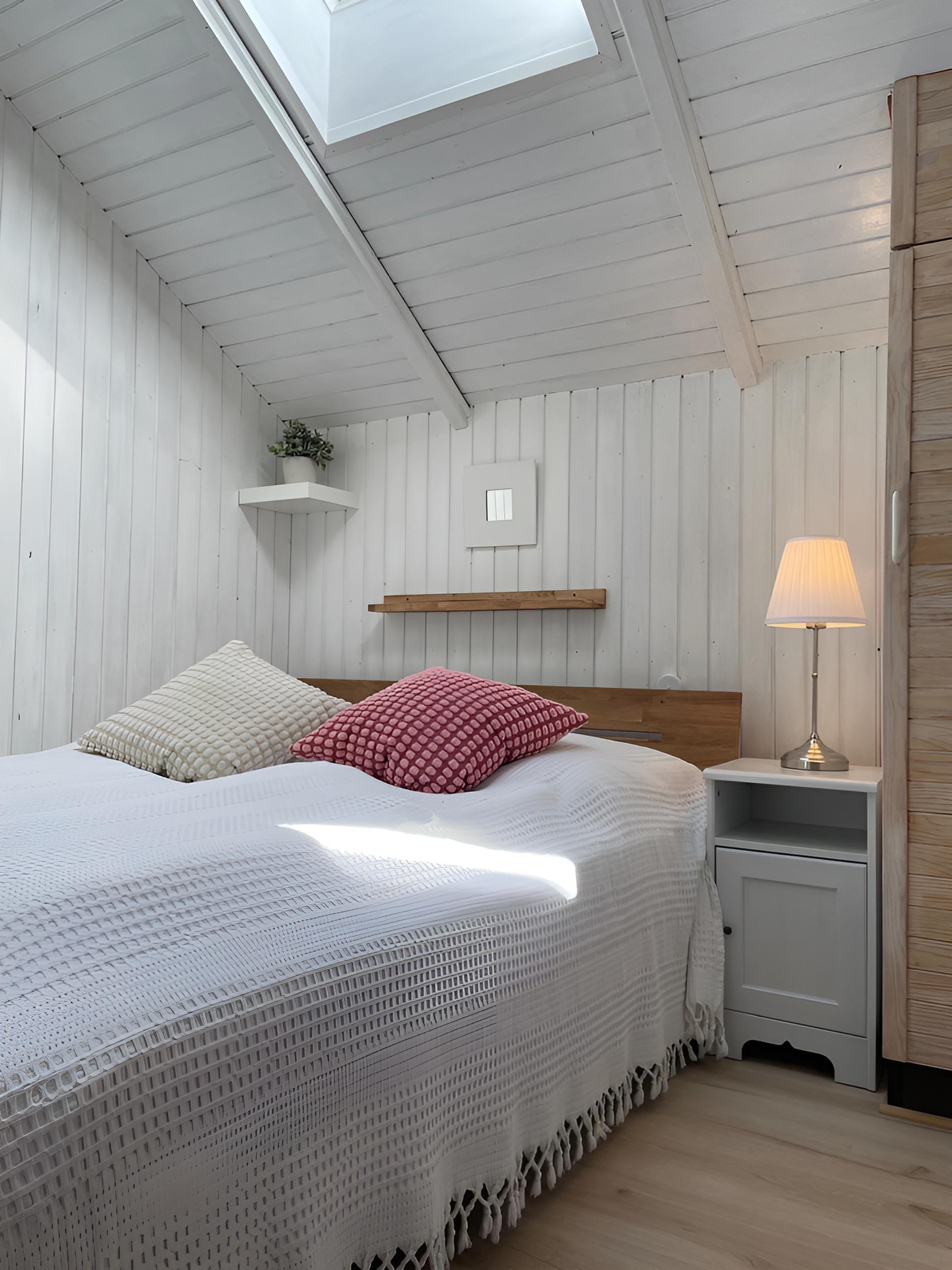 3 chambres, fer et planche à repasser, Wi-Fi, draps fournis