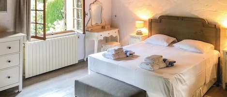 4 soverom, reiseseng for barn, wi-fi (inkludert) og sengetøy