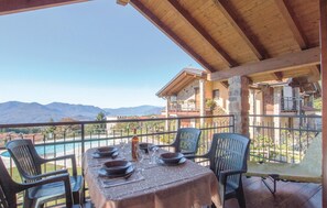 Outdoor dining - Cozy apartment in Agra (VR) (Agra (VR))