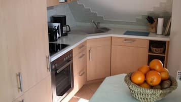 Refrigerador, microondas, horno y lavavajillas
