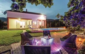 Outdoor pool - Amazing home in Kastel Novi (Kastel Novi)