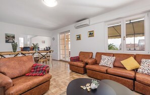 TV - Luxurious home in Ika (Ika)