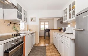 Kühlschrank, Herdplatte, Geschirrspüler