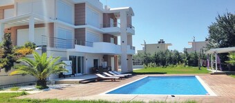 7 bedroom cozy home in Preveza