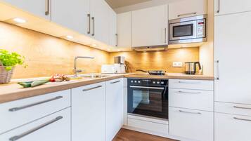 Køleskab, mikrobølgeovn, ovn, opvaskemaskine