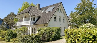 House Rügenwind Whg. 02 ground floor with terrace - W: House Rügenwind with 5 comfortable apartments