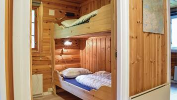 3 Schlafzimmer, Reisekinderbett