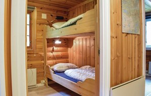 3 Schlafzimmer, Reisekinderbett