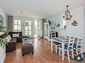 Unclassified image, 4 of 23, button