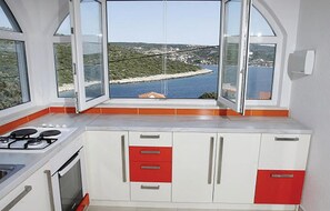 Kühlschrank, Mikrowelle, Herdplatte, Geschirrspüler