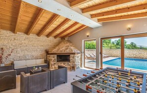 Games room - 3 bedroom lovely home in Ricice (Ricice)